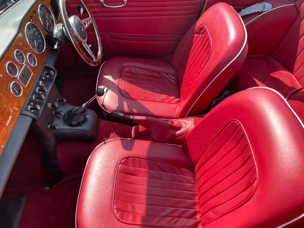 Triumph tr4 a xcx6govze xa8zk56ry3 
