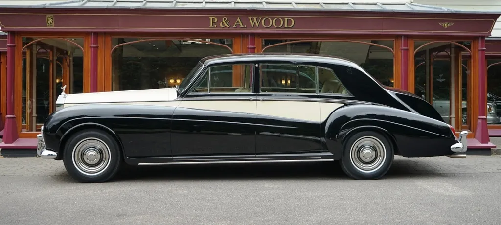 Rolls royce phantom v gznha3tzz13xbv2pjnlh3