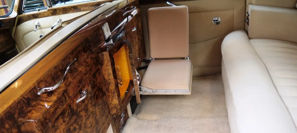 Rolls royce phantom v  form szvyksgu1niuu65