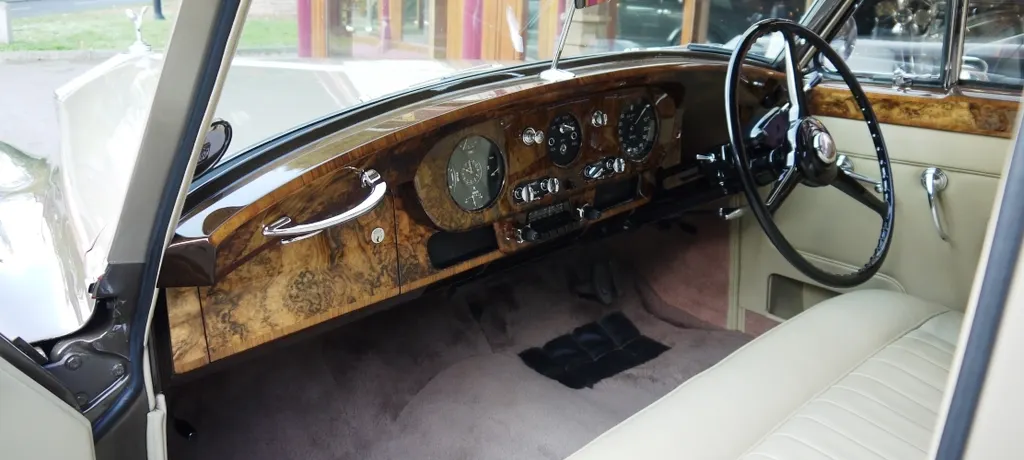 Rolls royce silver cloud fdk8qltnl553avps3zpog