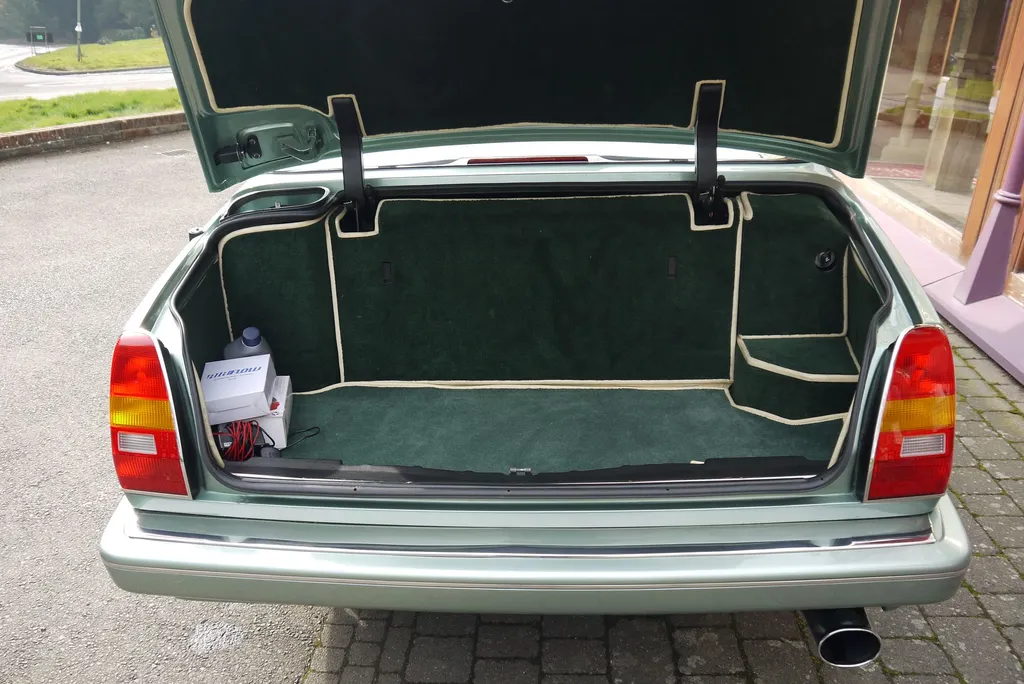 Bentley azure jssirupg3ojdrtz3xmg4k
