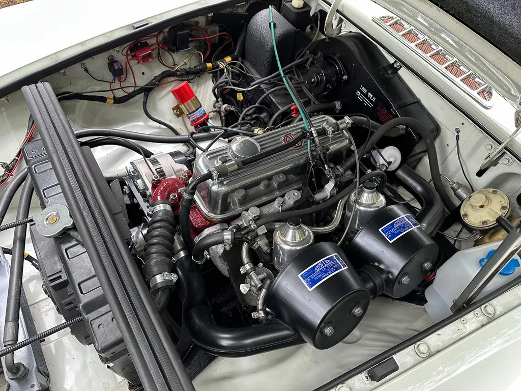 Mgb gt 8r255ognglkfqu2um0xqu