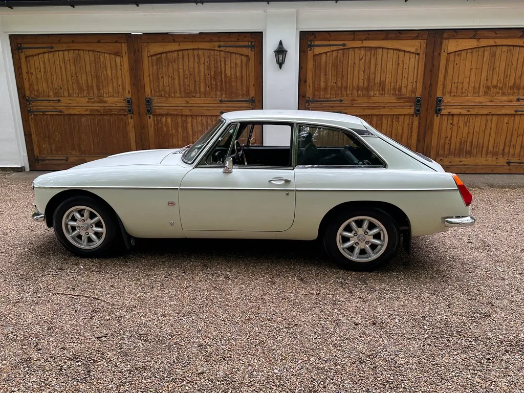 Mgb gt jcjya5emawlpfnjzlrfit