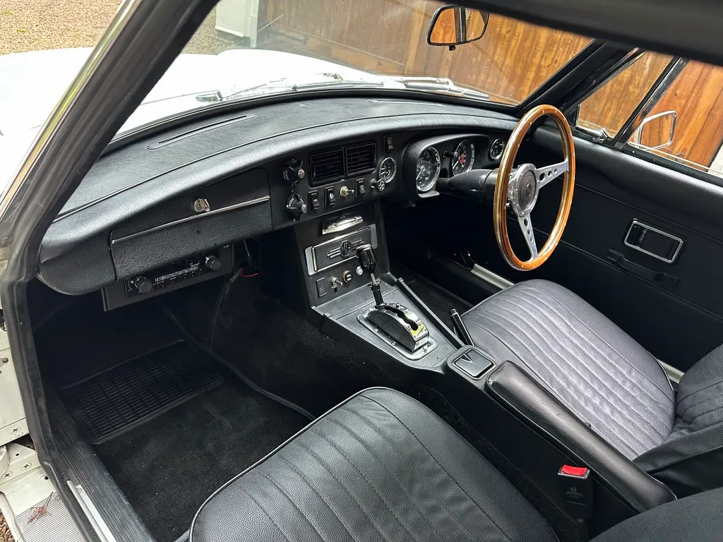 Mgb gt t6zwv3llrf8rpwzsdajbg