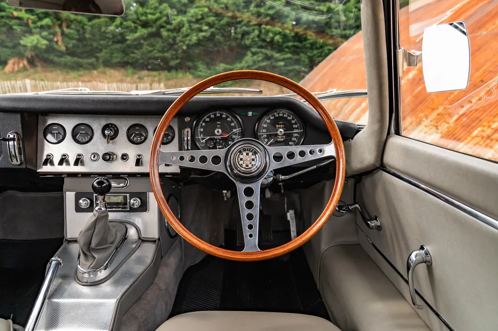 Jaguar e type 6tgj2qkkrztm8stetow1p