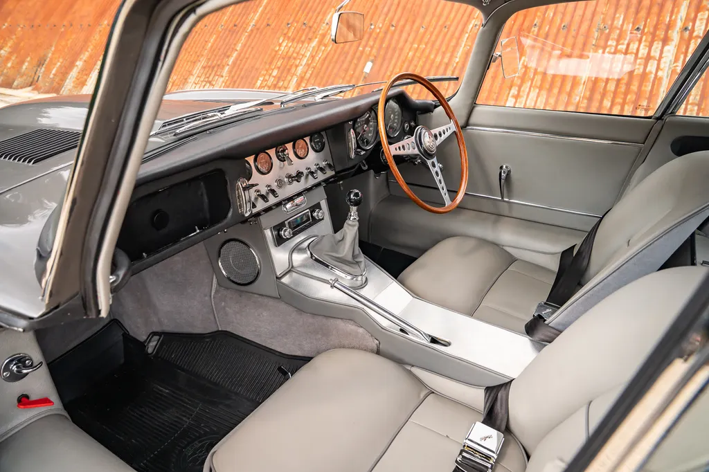 Jaguar e type uj1e56egd8ennnqaabmrb
