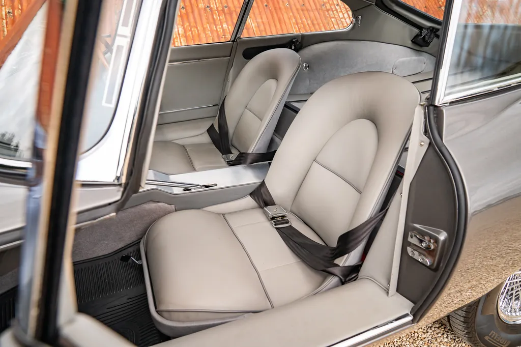 Jaguar e type ytaouez2gwvuysjj9uz i