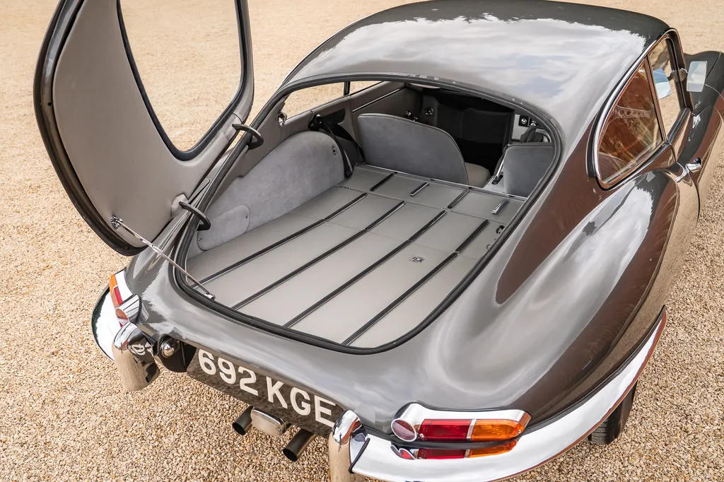 Jaguar e type fnsdn3wdypgy2xown9rwl