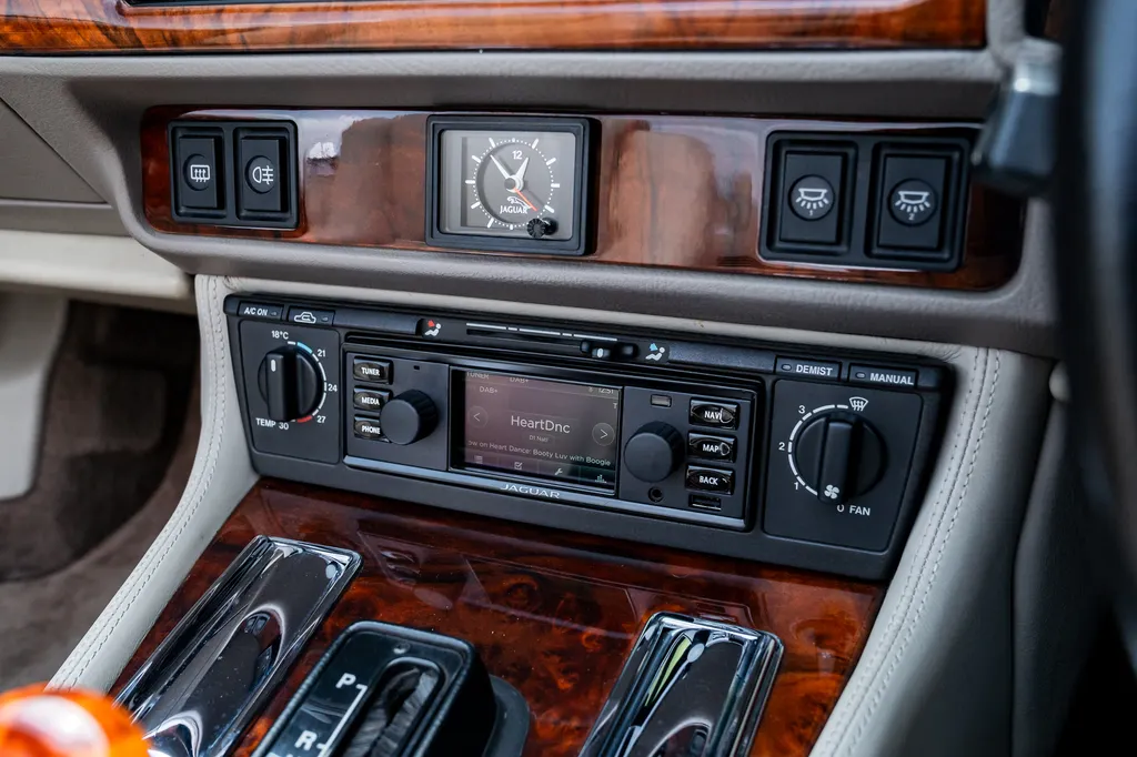 Jaguar xjs meftb7k7uyiki0hc rcvb