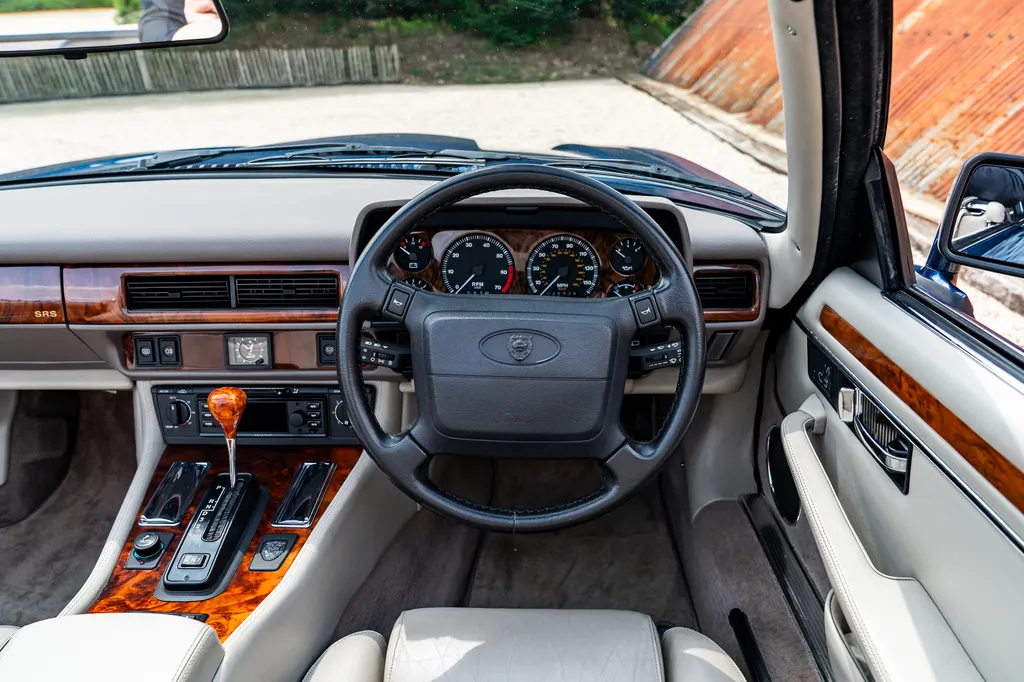Jaguar xjs aqwtk8wofweiucdxebne2