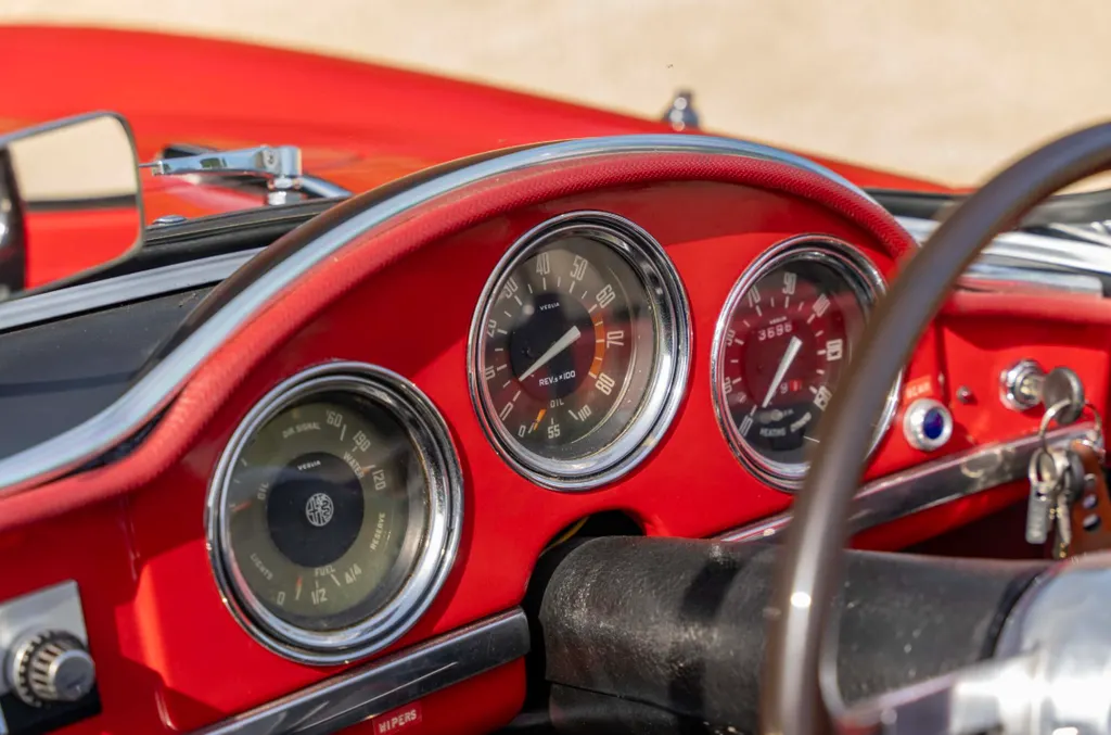 Alfa romeo giulia 1600 spider 7ubrfl8kf4 cabct1lun 