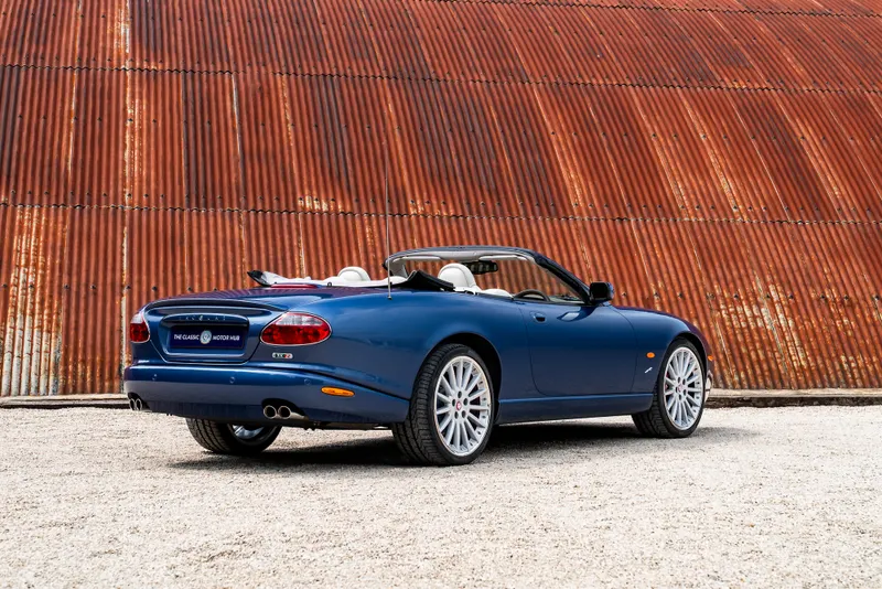 Jaguar xkr dlwfndhfmtegk0re0cumt