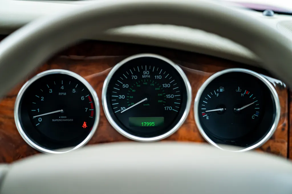 Jaguar xkr f8cukjrgvqzopqc437ykr