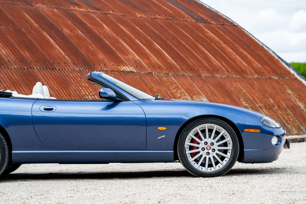 Jaguar xkr r 0m8ht79frrbngehrj45