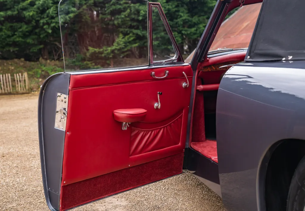 Bristol 405 drophead  cavg33ujrkgtf53pmppfv
