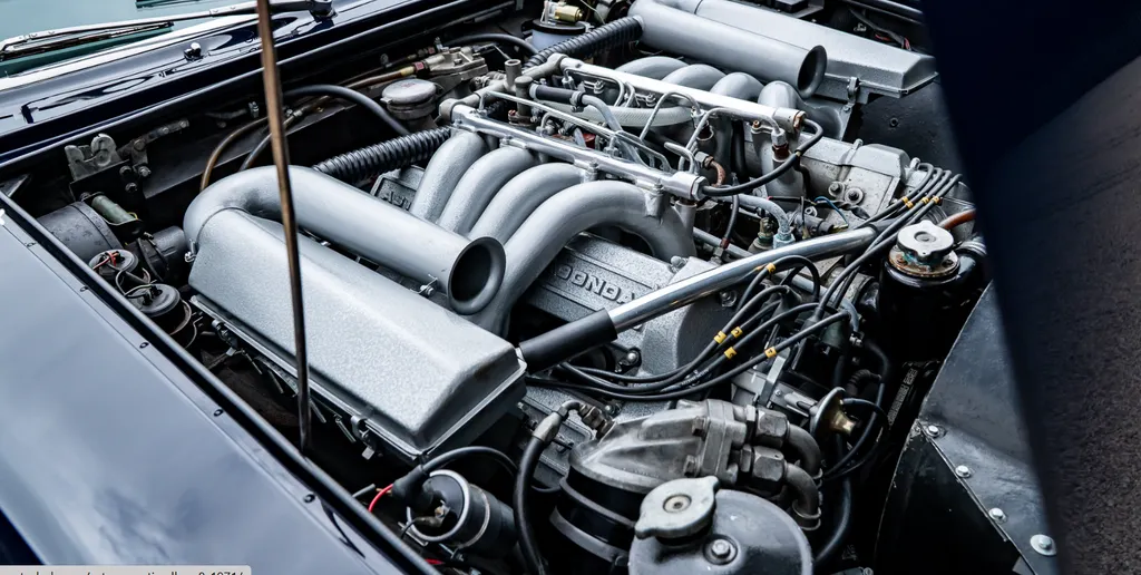 Aston martin dbs v8  8jwnrqvkluba5kctpjabr