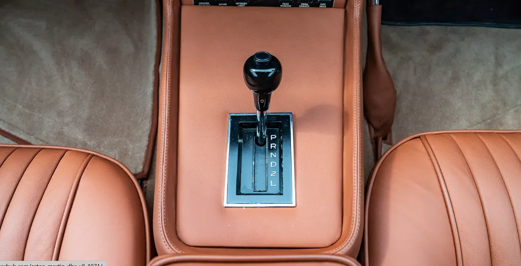Aston martin dbs v8  rvfo6fuw2virpzh8xympr