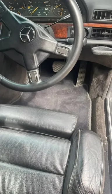 Mercedes benz 560 p9q8bdthxj58ln0t3ev1a