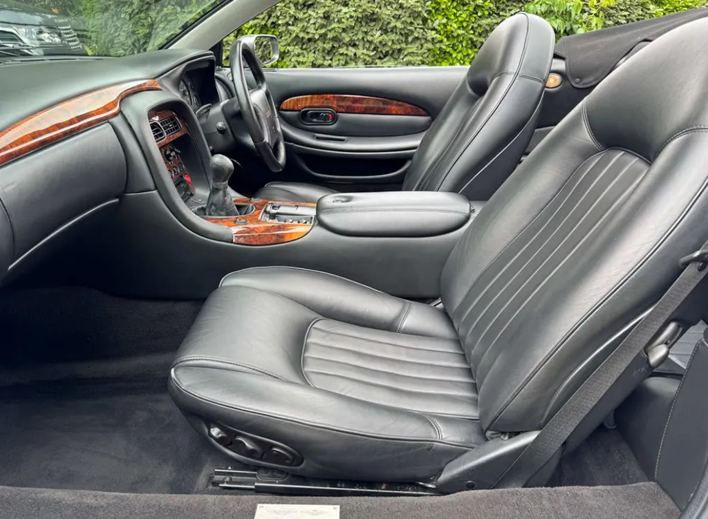 Aston martin db7 ex9urvwpvg75sei16tju0