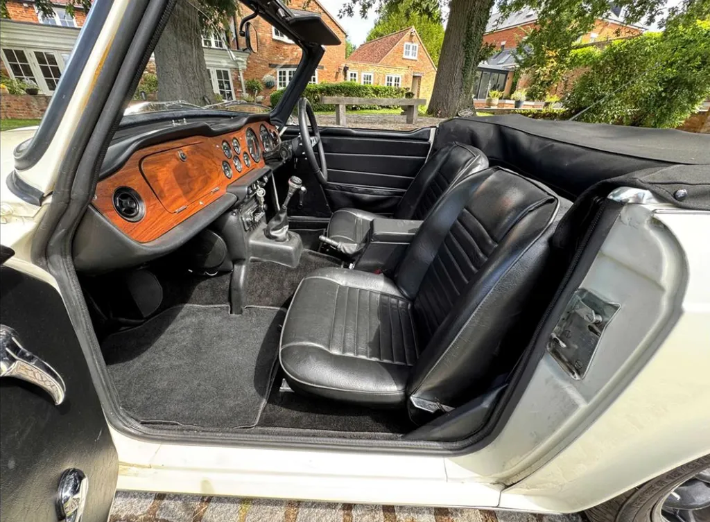 Triumph tr6  6krbvz9yt6cukq9t72dw