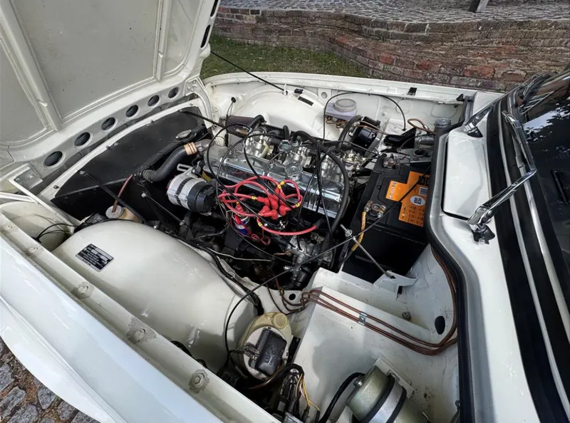 Triumph tr6 8dkquw pcrevf9yeiatwo
