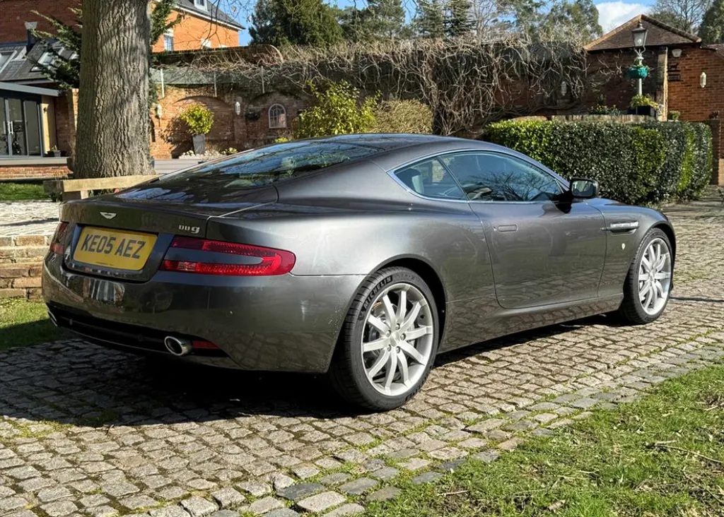 Aston martin db9 3ex2ipvd2 i ueqf6cq91