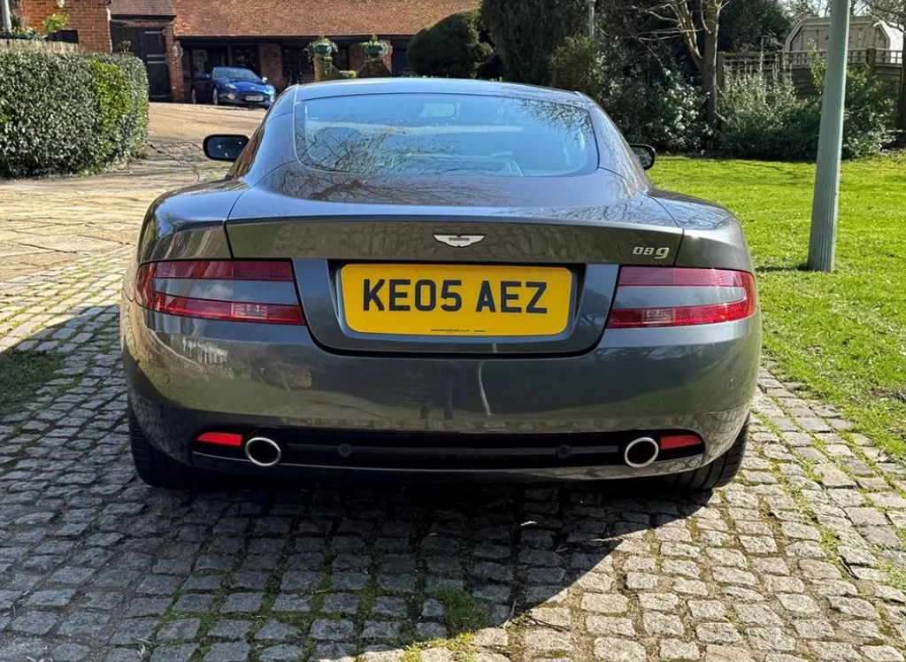 Aston martin db9 89eg2qszqtbnw7o53cdvv