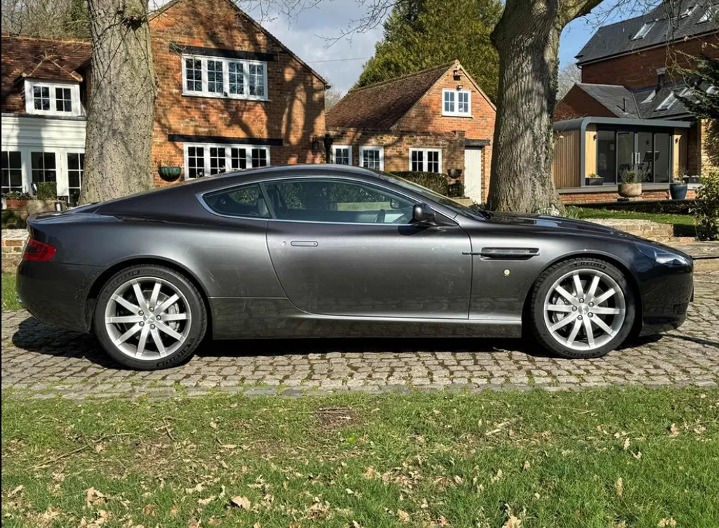 Aston martin db9 gvf  ojtnmu8qdrwn3f w