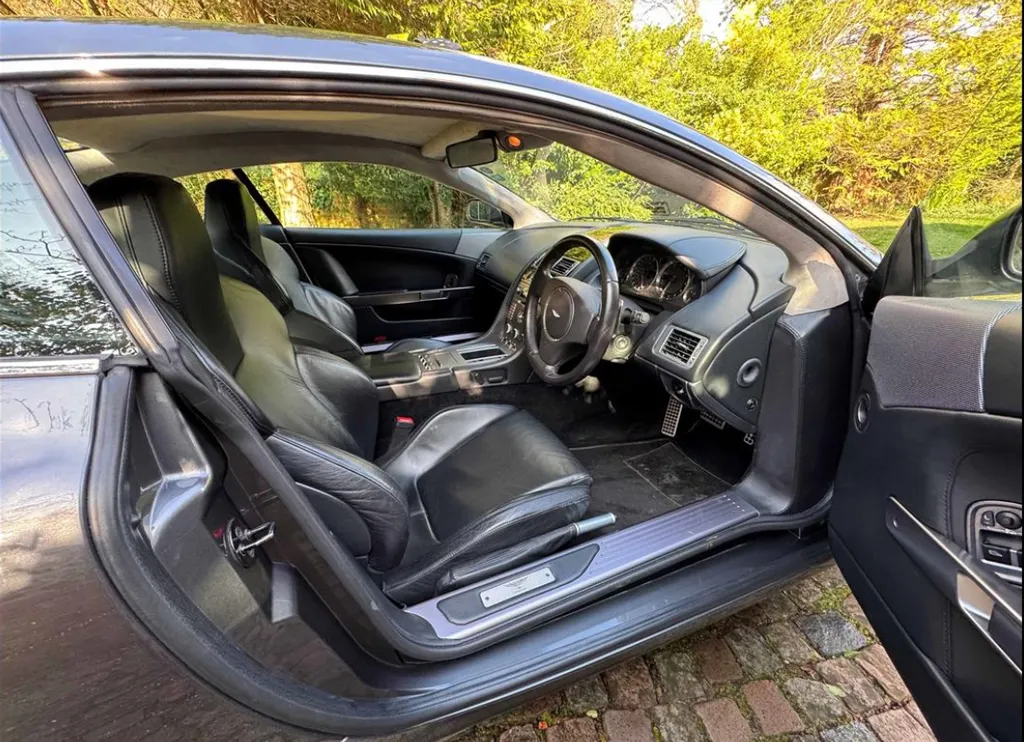 Aston martin db9 hip2s wejbvyhjyf1yz7y