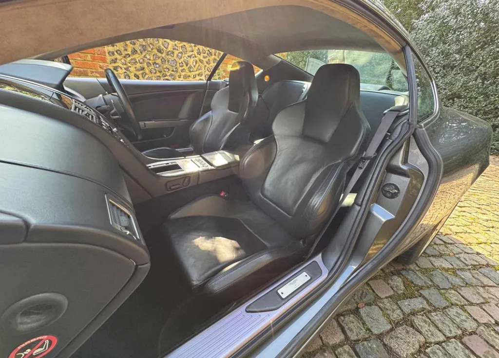 Aston martin db9 lemom5uulfidqmtokylq0