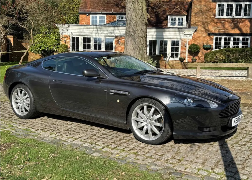 Aston martin db9 xf75iwieree9boemap3b8