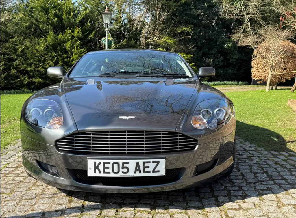 Aston martin db9 inh14cojb0 qb2ueg7yux