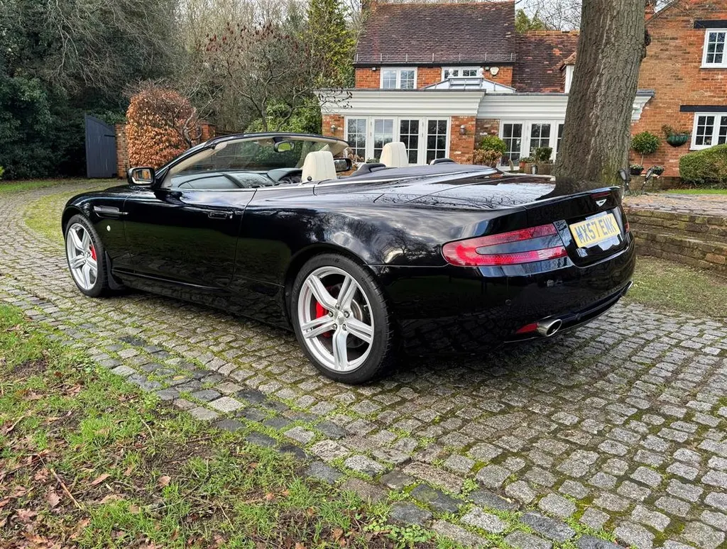 Aston martin db9 0klifdgd8xftltqm7 ltz