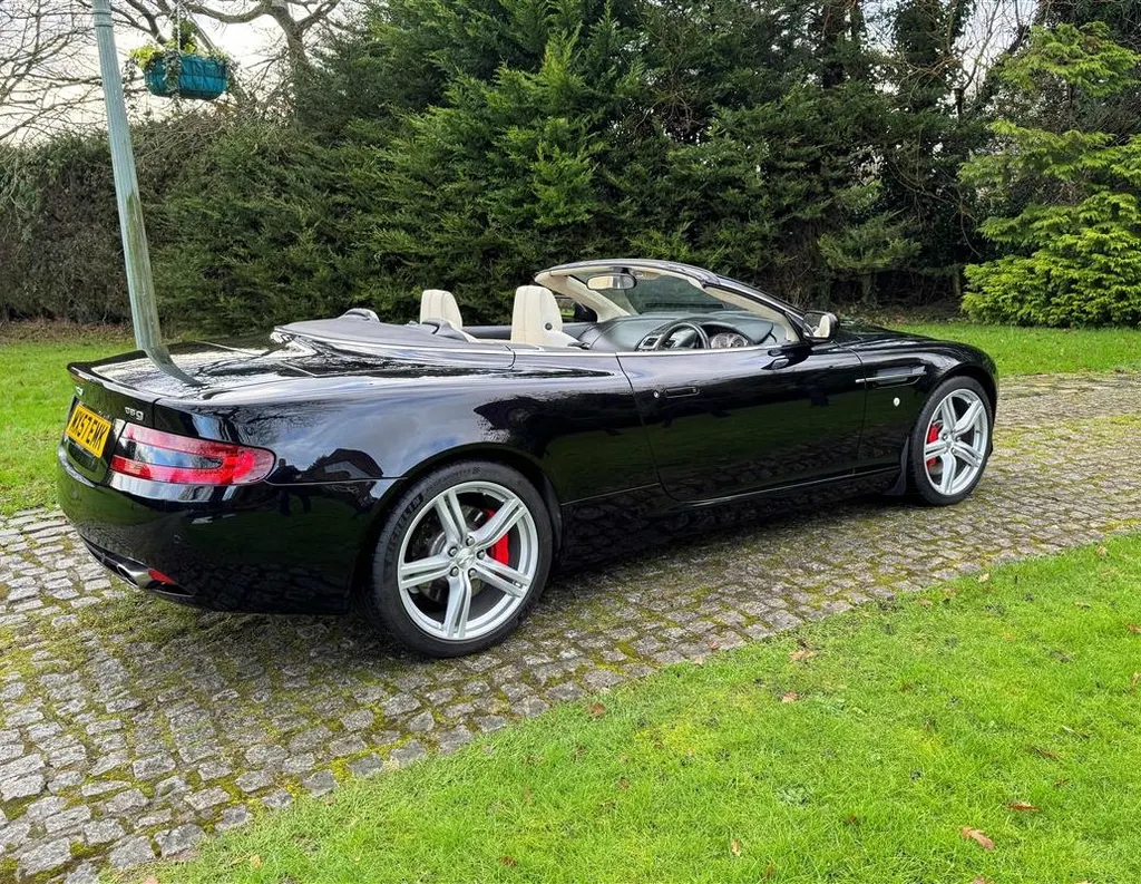 Aston martin db9 6sofx2glvggoki8x3pqzj