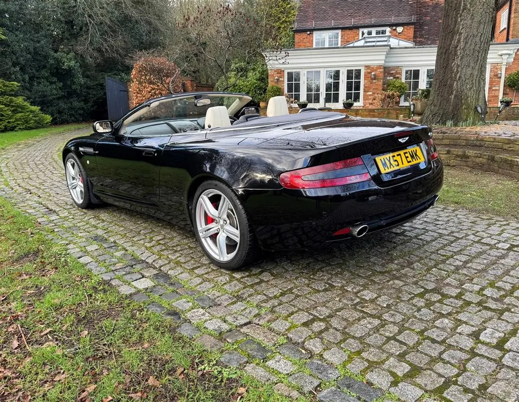 Aston martin db9 jafmgivksdczcqvvohvkt