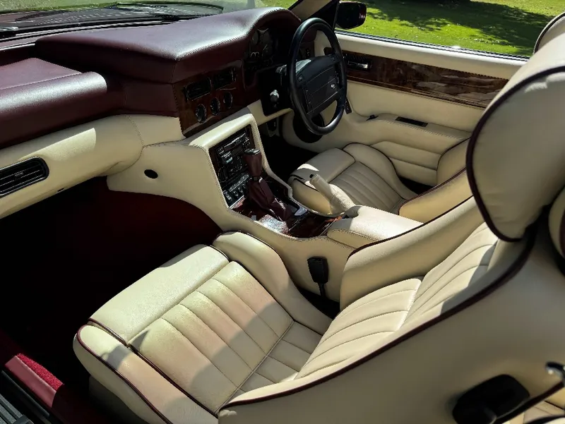 Aston martin virage g5b5ahirb6mvnmka0vbxg