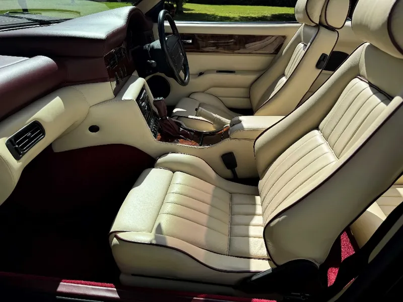 Aston martin virage qekycu3jcmd4ldts28kp3