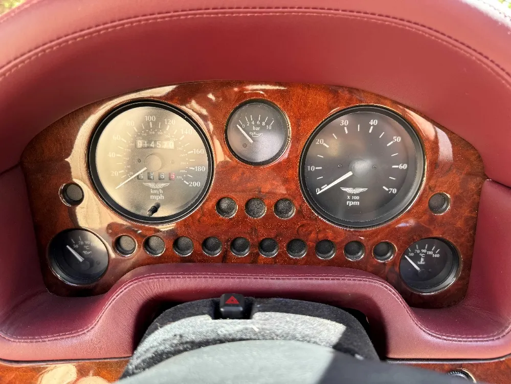 Aston martin virage sti5byrongo89ucz1bihk