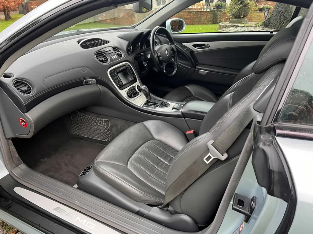 Mercedes benz sl series zfyubgpmlzuxexfu53t0f
