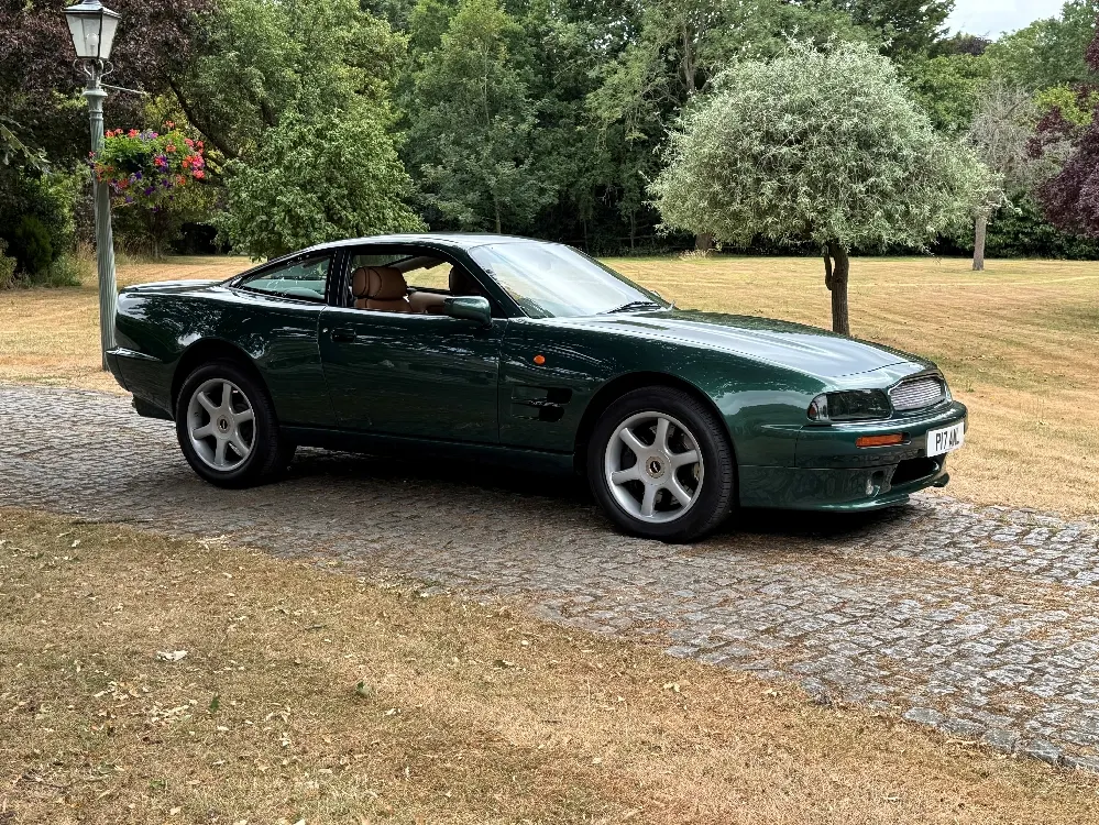 Aston martin v8 coupe 0psdqgzrk3c4hxyqxcsqr