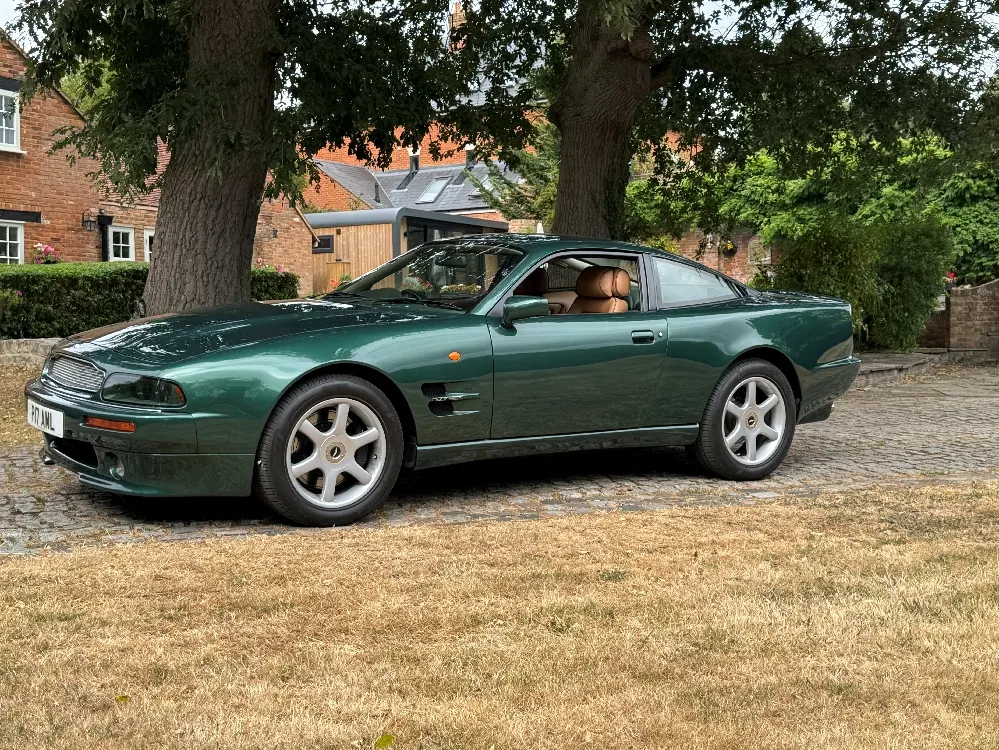 Aston martin v8 coupe 8cqrw9azaibjc1cak f8b