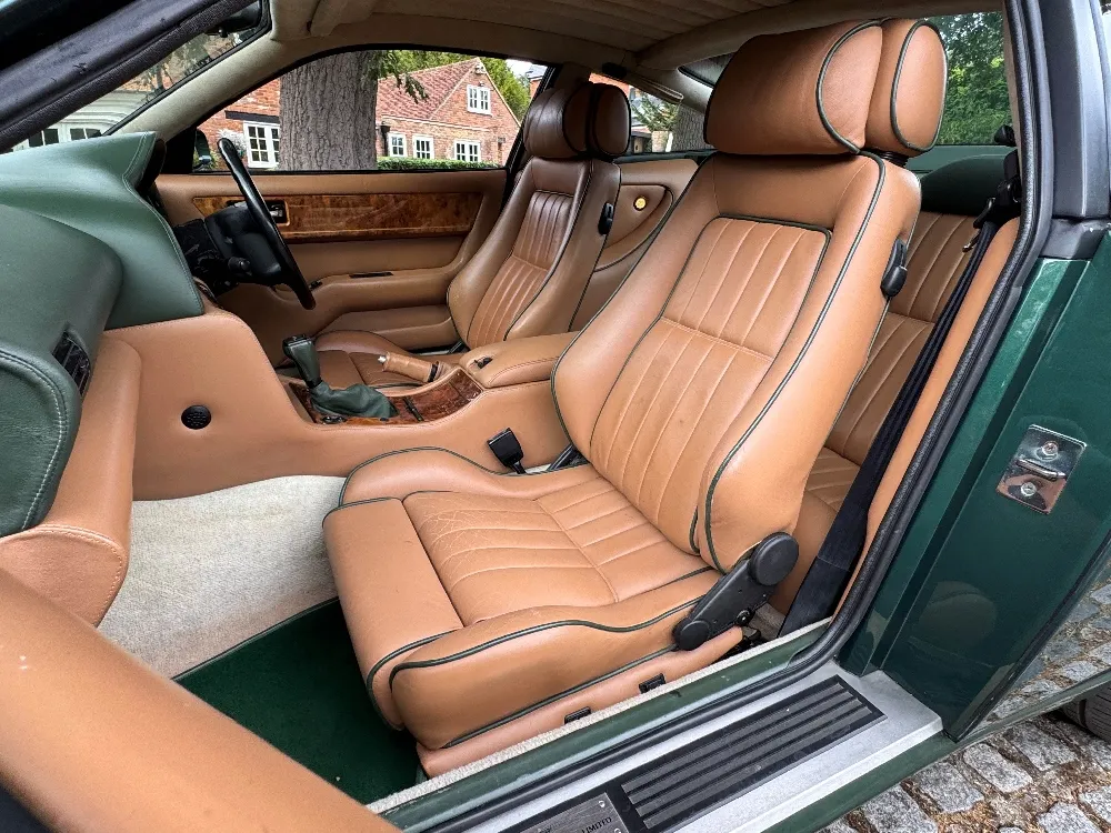 Aston martin v8 coupe a vmhngaumneyx0iyzqxi