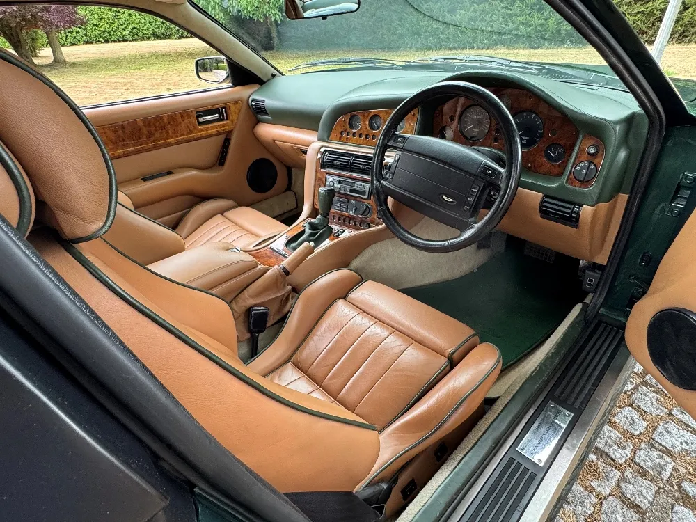 Aston martin v8 coupe izs dyaimhngywvrrg1w 