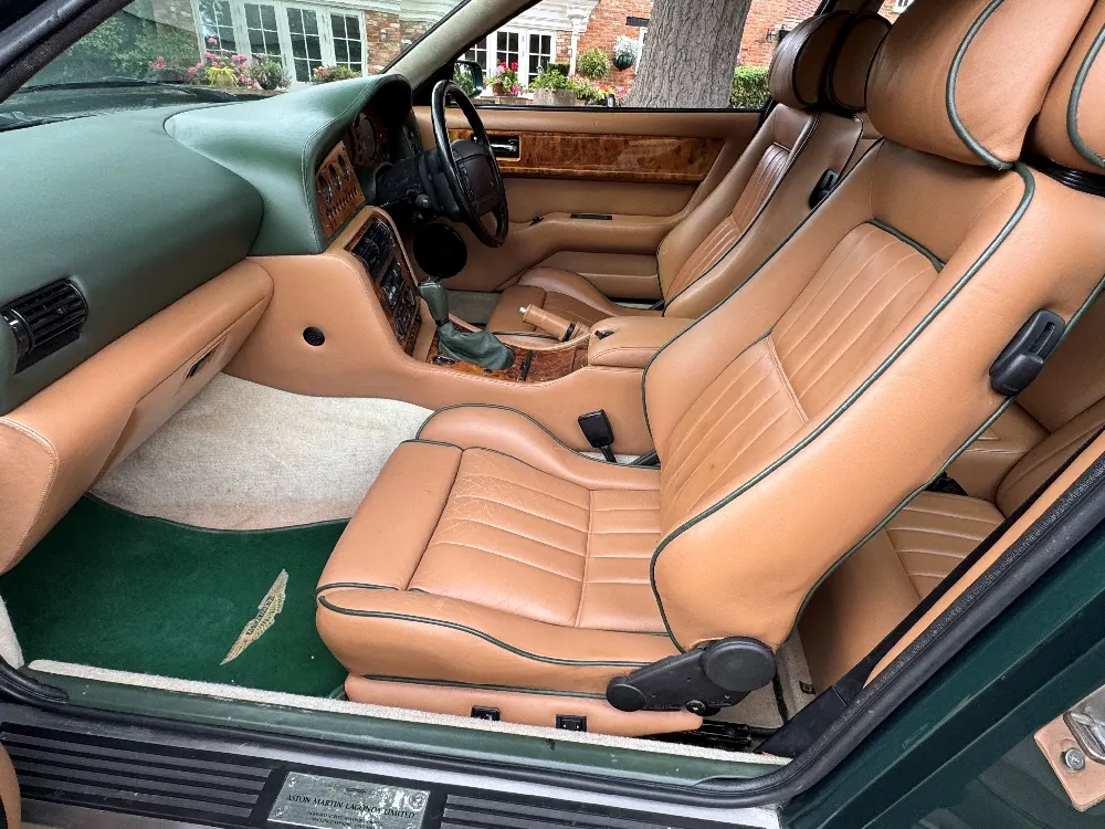 Aston martin v8 coupe we76i3c8puv0foew8swkz