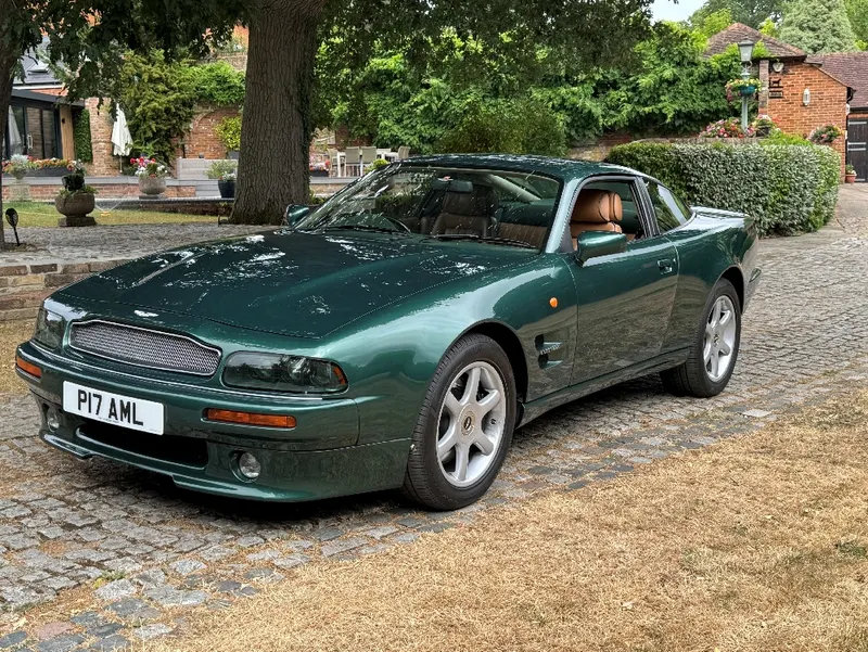 Aston martin v8 coupe hxakniuoq0nkeuwv5jdxe