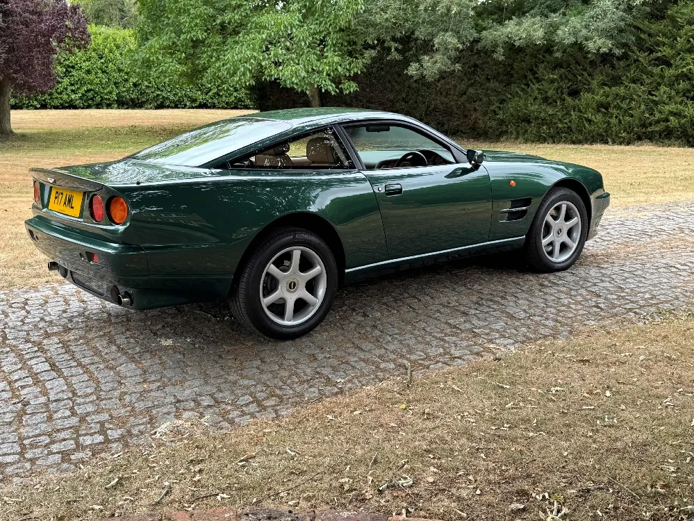 Aston martin v8 coupe n6jq8177ea k7s9sz2gjn