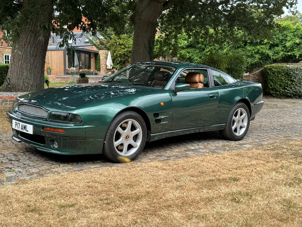 Aston martin v8 coupe nw496caw4n ldku7eb4tz