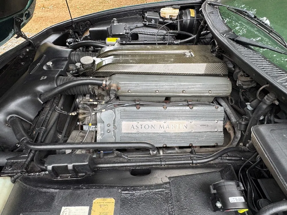 Aston martin v8 coupe vntompxatzlzhu byt6ky