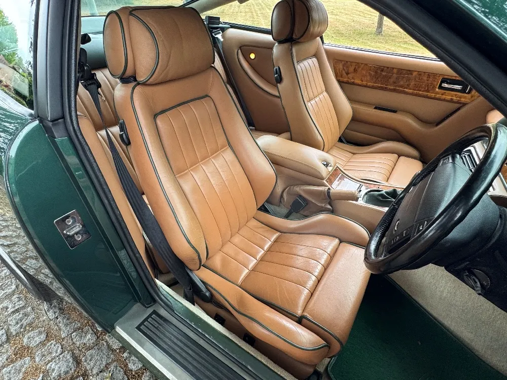Aston martin v8 coupe yesd0vgxxoaomkhsyckwi