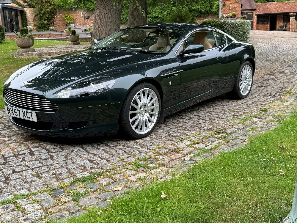 Aston martin db9 7ebw6pohk zv4gunslxdt